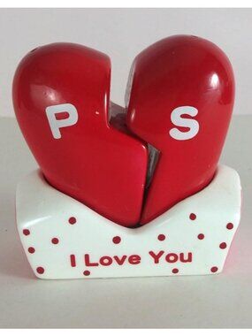 Vintage Russ I Love You Heart 2.75" Salt & Pepper Shakers Set #15637